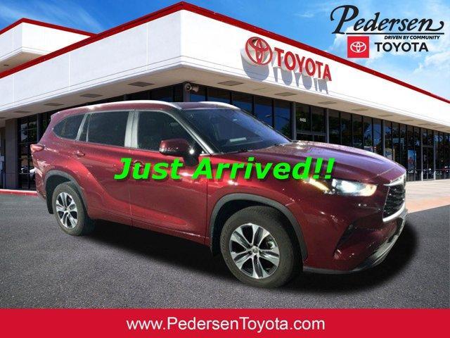 used 2023 Toyota Highlander car, priced at $40,790