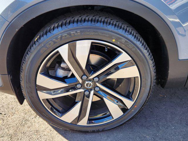 used 2023 Volvo XC40 car, priced at $29,300