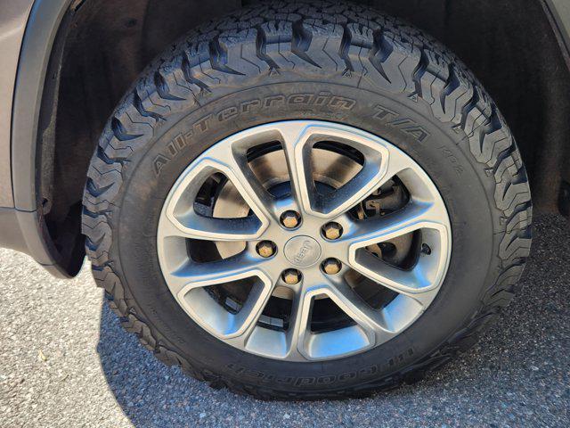 used 2015 Jeep Grand Cherokee car, priced at $17,300