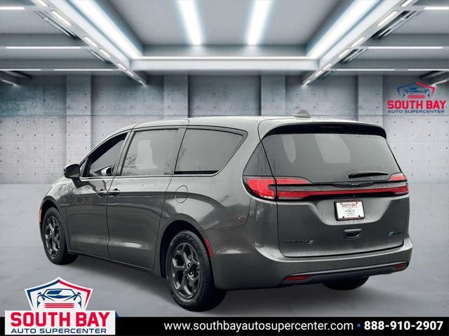 used 2022 Chrysler Pacifica Hybrid car, priced at $18,000