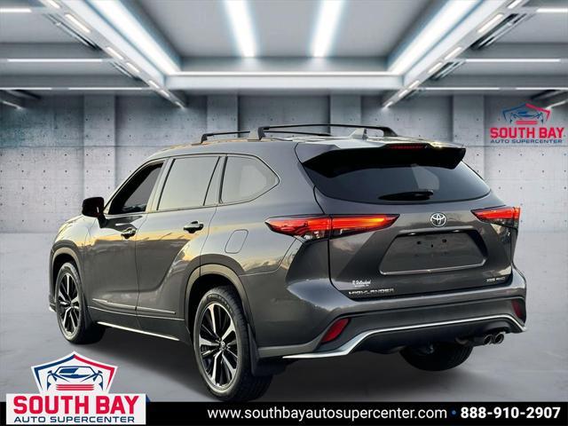 used 2022 Toyota Highlander car, priced at $37,000