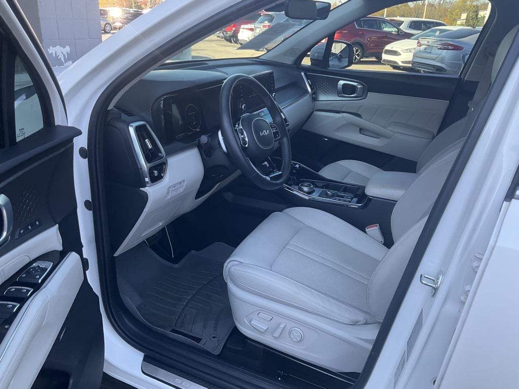 used 2023 Kia Sorento Hybrid car, priced at $29,682