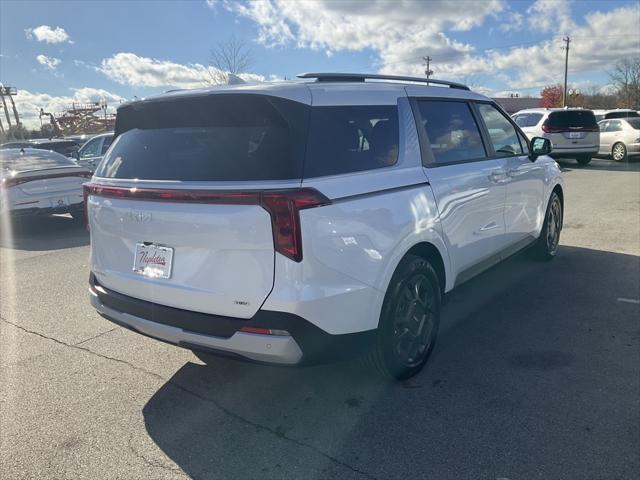 new 2025 Kia Carnival car, priced at $39,842