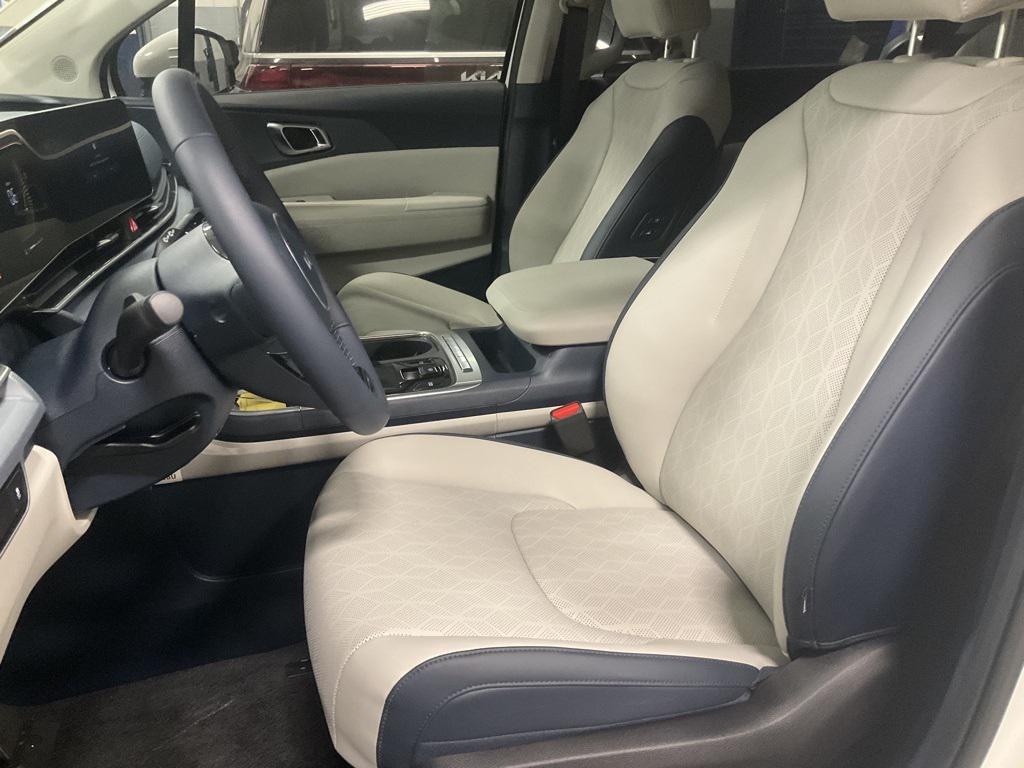 new 2026 Kia Carnival car, priced at $43,415