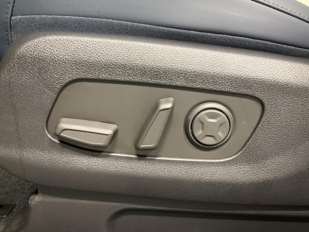 new 2026 Kia Carnival car, priced at $43,415