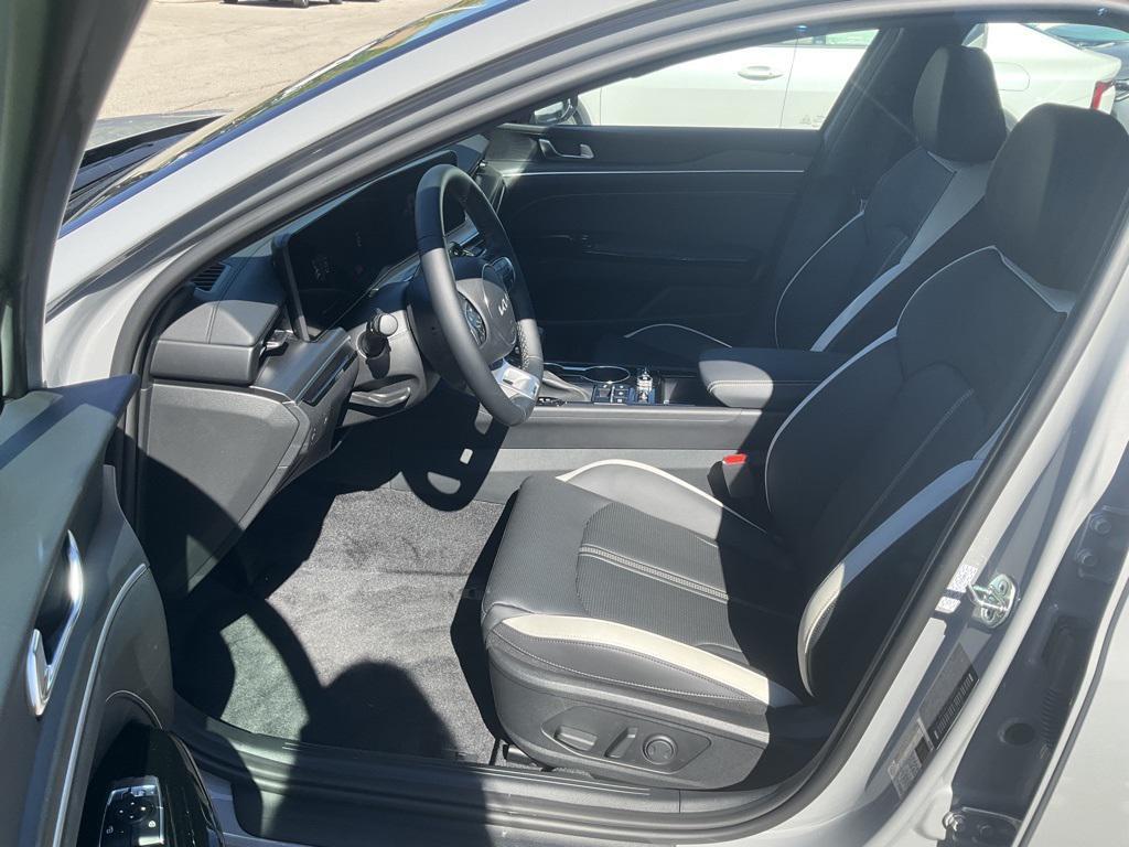 new 2026 Kia K5 car, priced at $30,766
