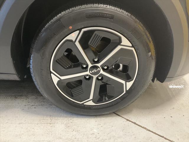new 2025 Kia Niro car, priced at $30,133