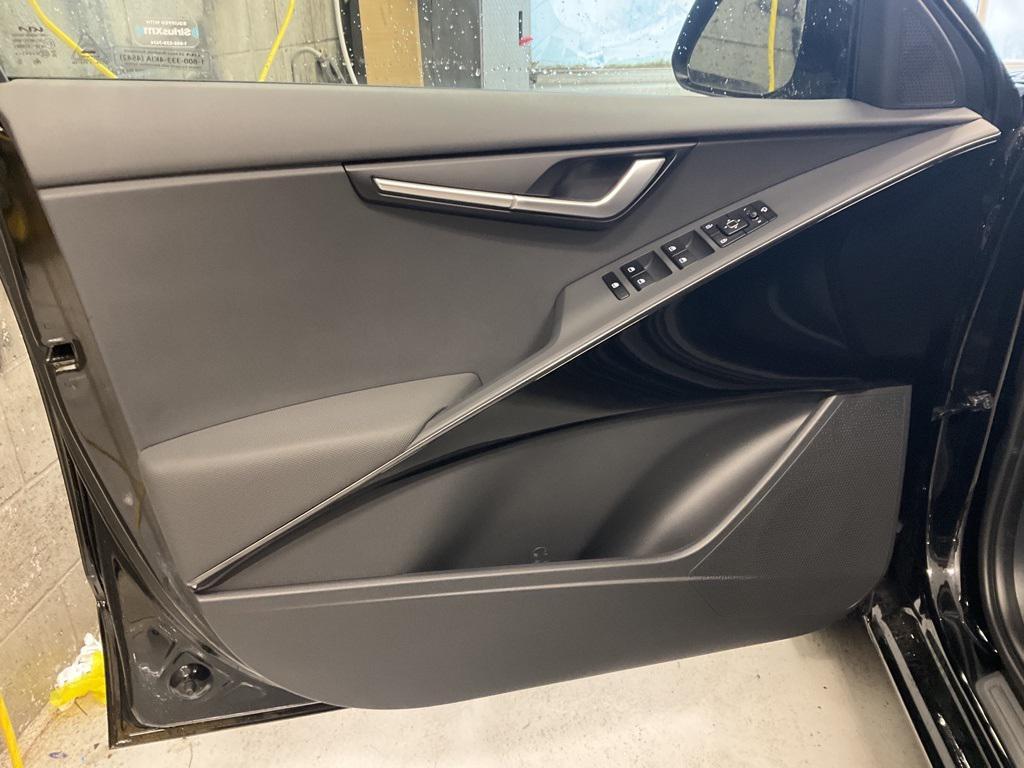 new 2025 Kia Niro car, priced at $32,685