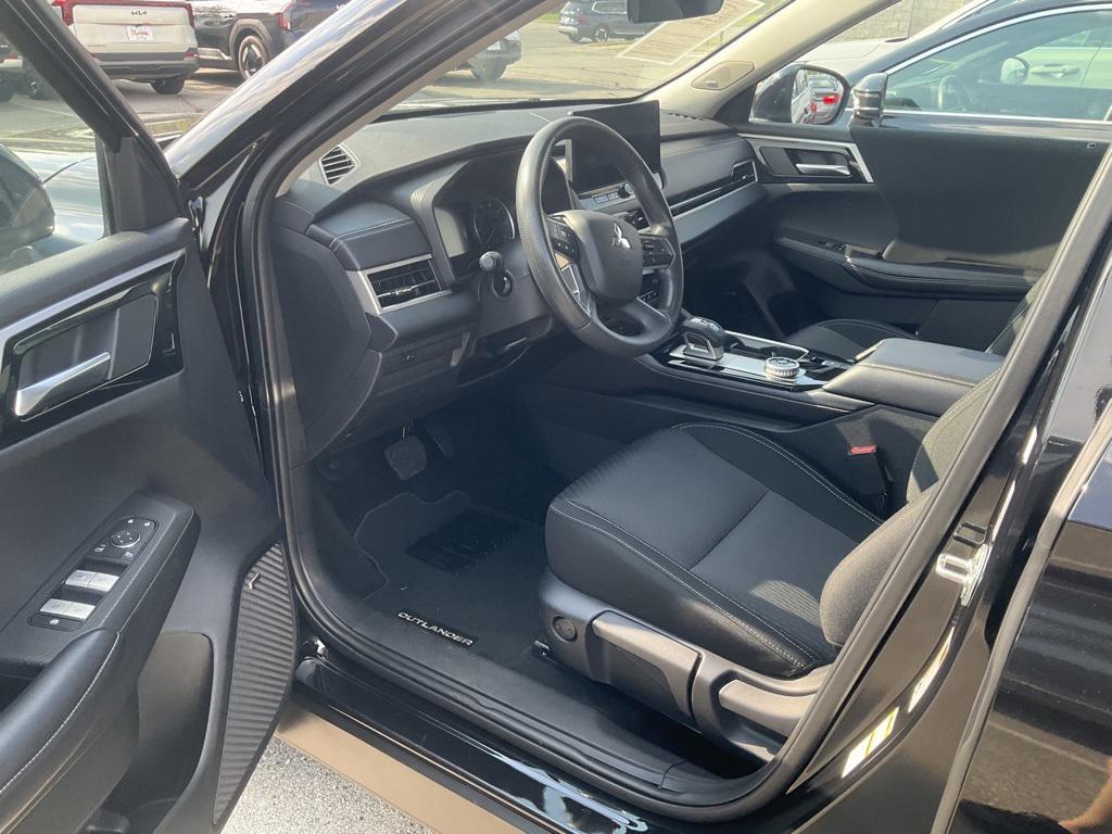 used 2025 Mitsubishi Outlander car, priced at $26,990