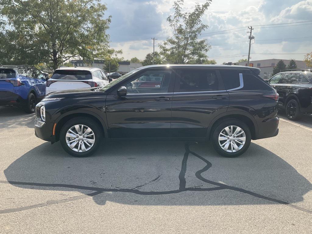 used 2025 Mitsubishi Outlander car, priced at $26,990