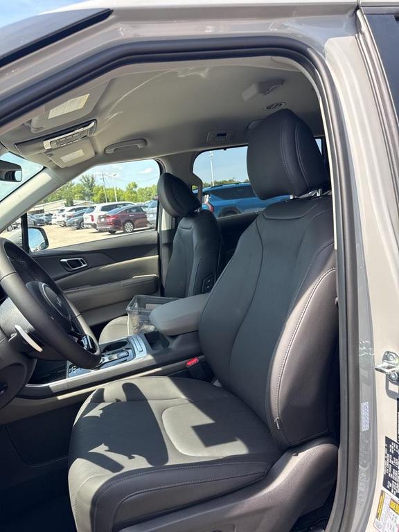 new 2026 Kia Carnival Hybrid car, priced at $43,472