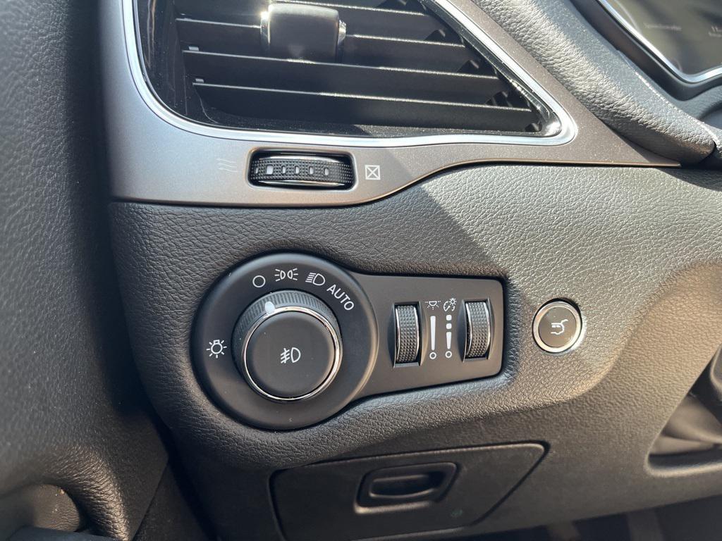 used 2022 Jeep Cherokee car, priced at $24,380