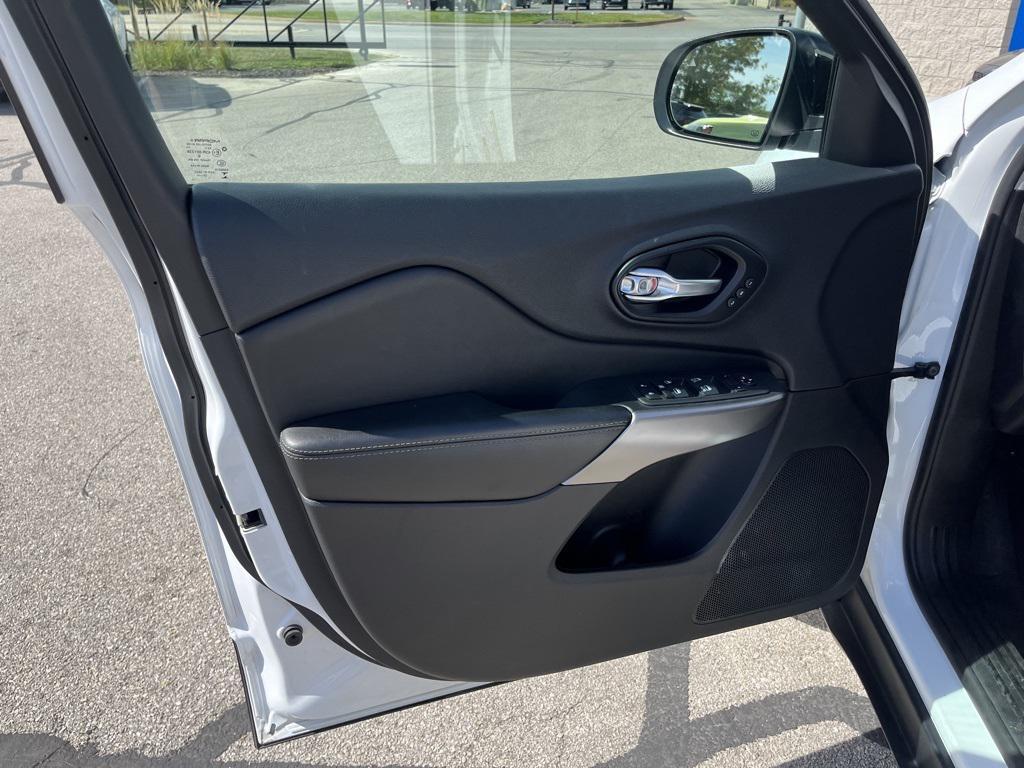 used 2022 Jeep Cherokee car, priced at $24,380