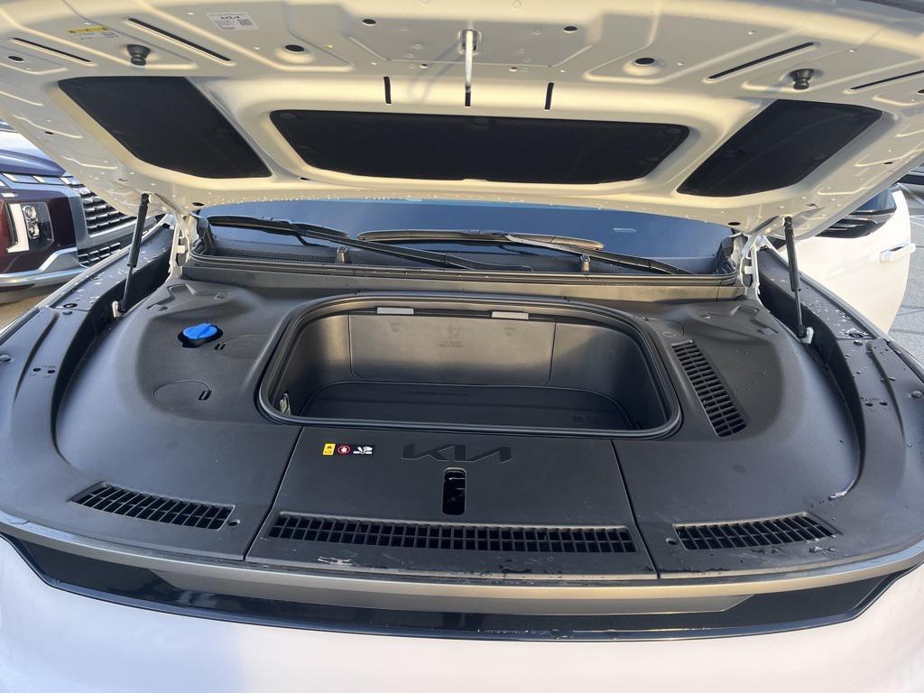 new 2026 Kia EV9 car, priced at $62,903
