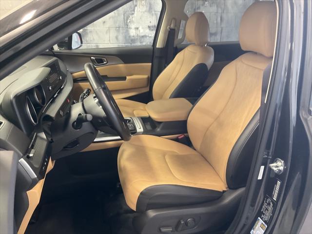 used 2024 Kia Carnival car, priced at $30,752