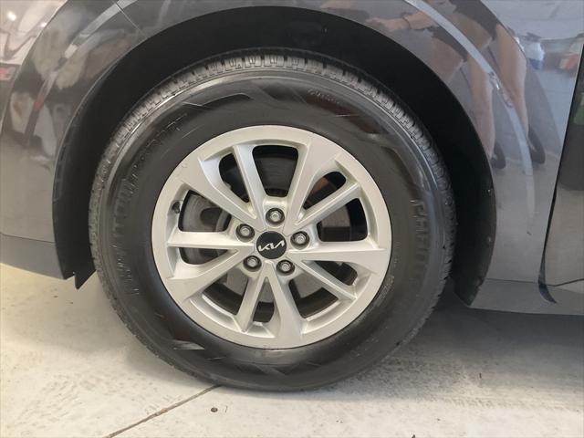 used 2024 Kia Carnival car, priced at $30,752