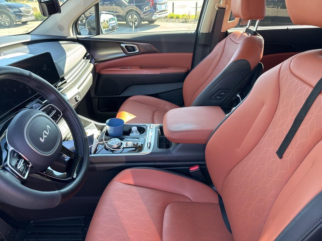 used 2025 Kia Carnival Hybrid car, priced at $40,990