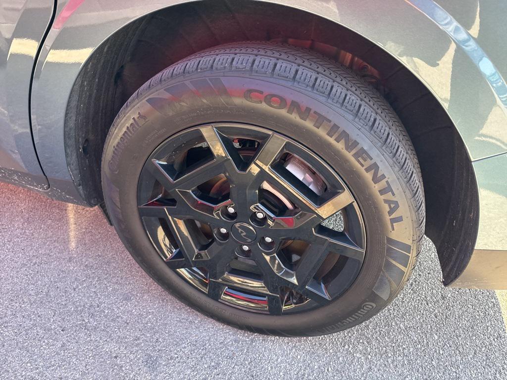 used 2025 Kia Carnival Hybrid car, priced at $40,990