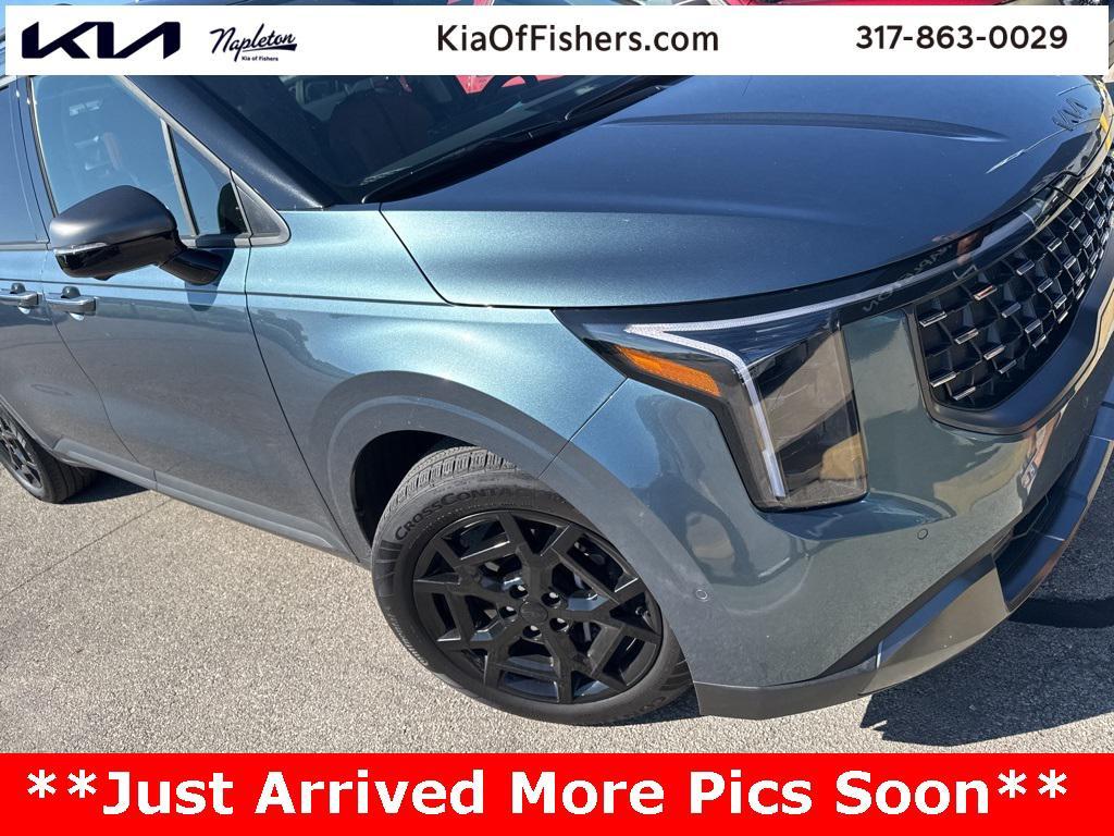 used 2025 Kia Carnival Hybrid car, priced at $40,990