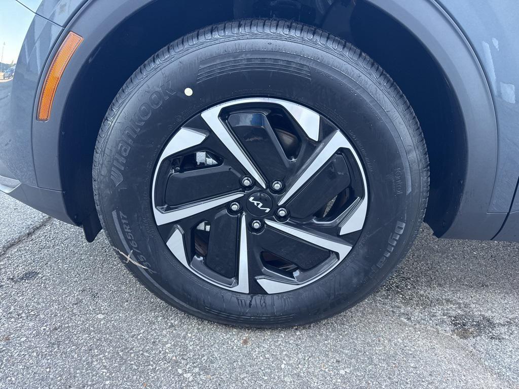 new 2025 Kia Sportage Hybrid car, priced at $28,672