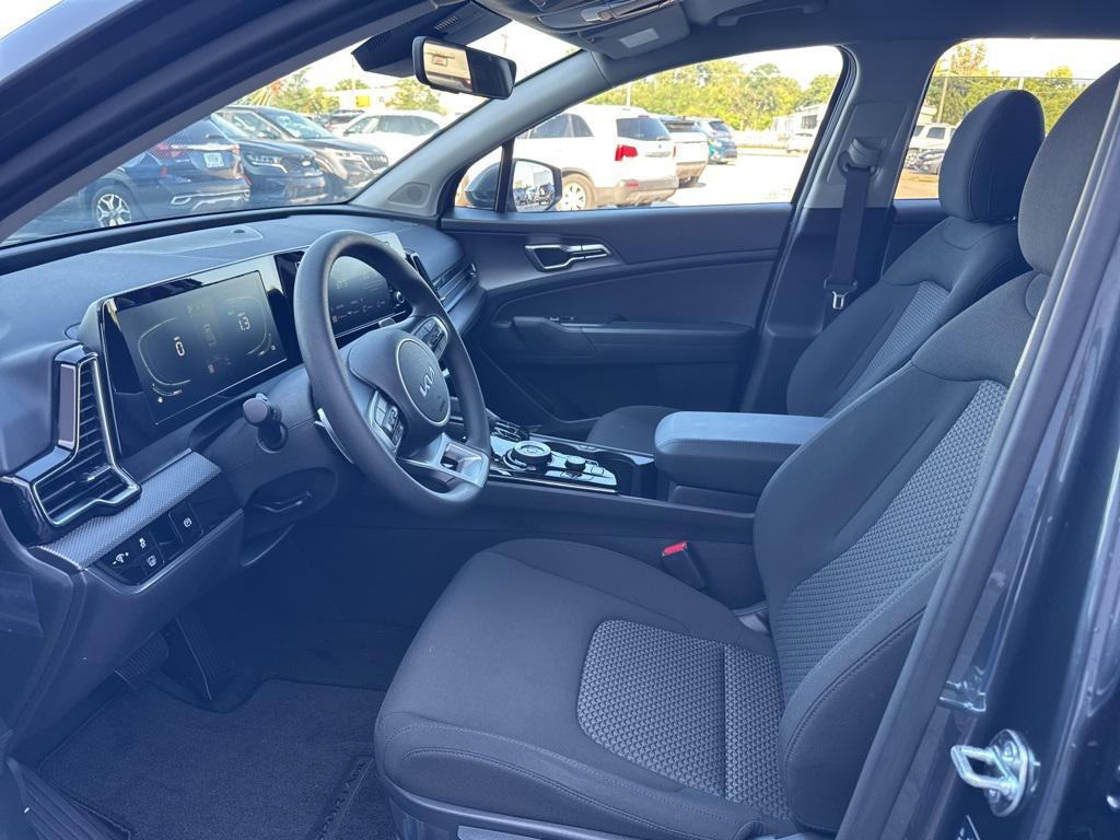 new 2025 Kia Sportage Hybrid car, priced at $28,672