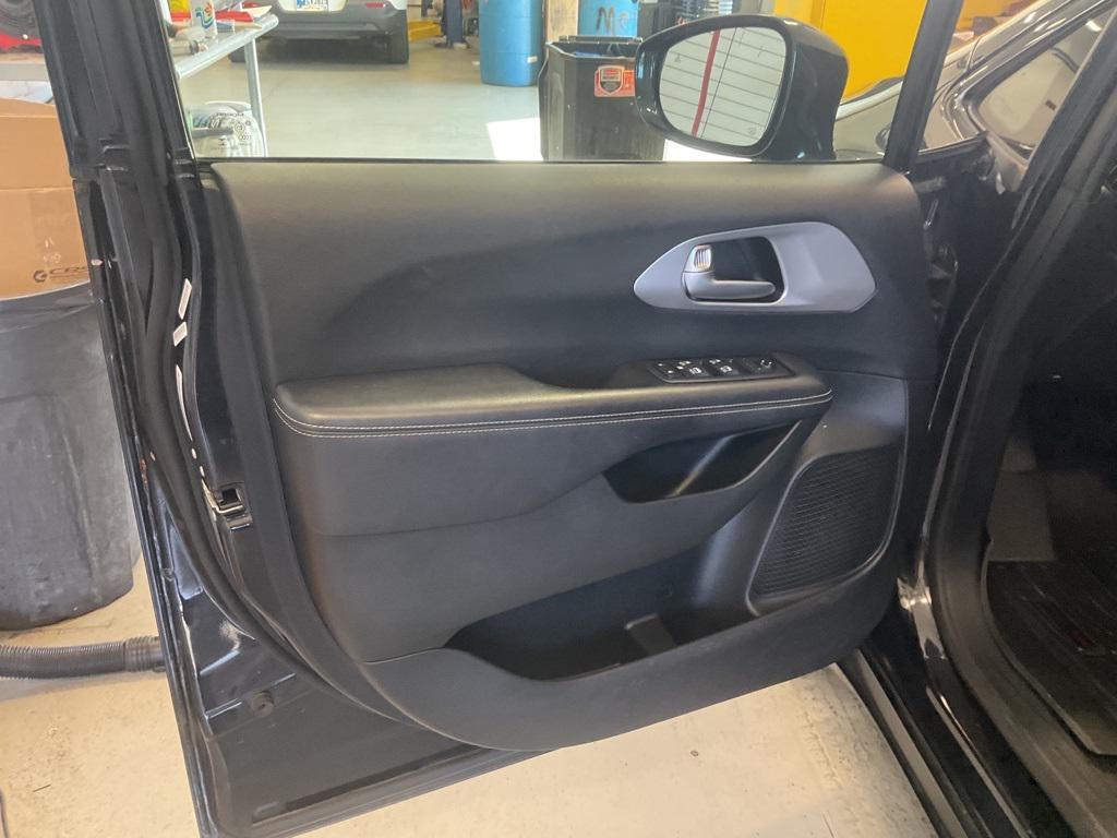 used 2018 Chrysler Pacifica car, priced at $16,990