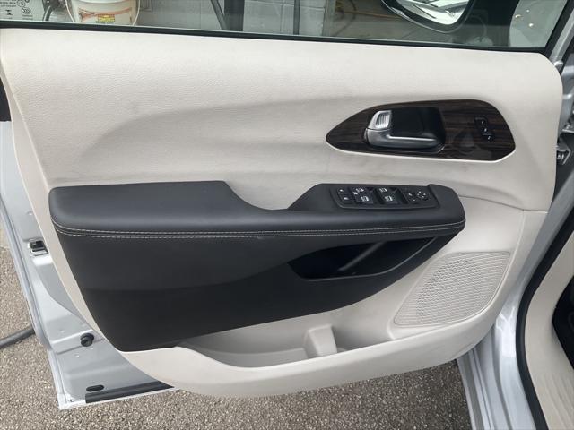 used 2024 Chrysler Pacifica car, priced at $36,990