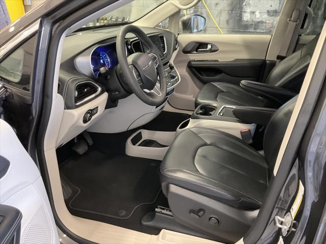 used 2022 Chrysler Pacifica Hybrid car, priced at $28,942