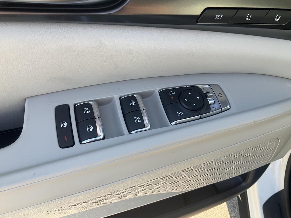 new 2026 Kia Carnival Hybrid car, priced at $48,721