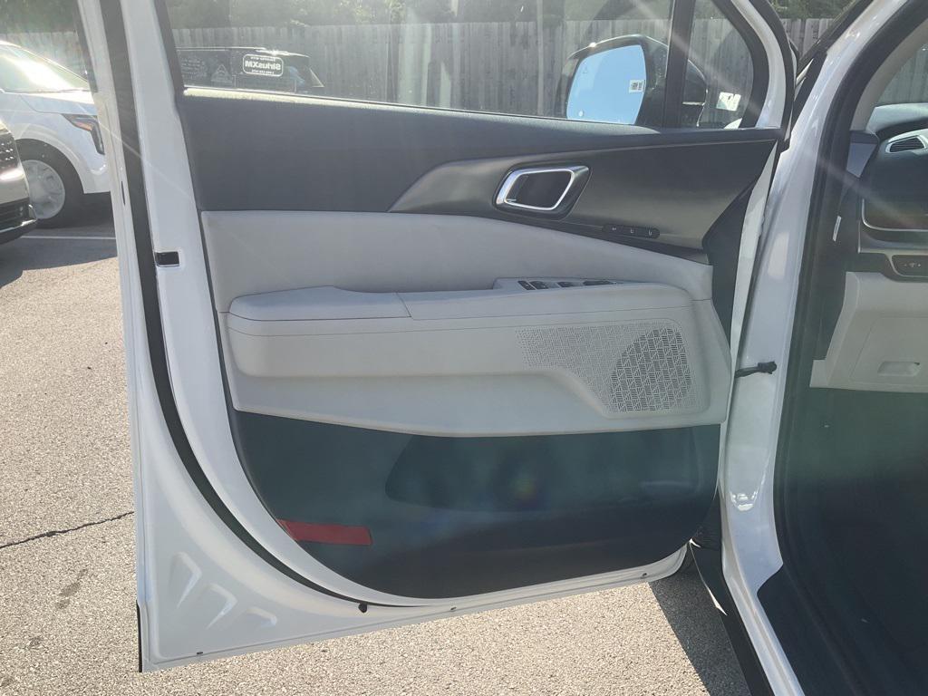 new 2026 Kia Carnival Hybrid car, priced at $48,721