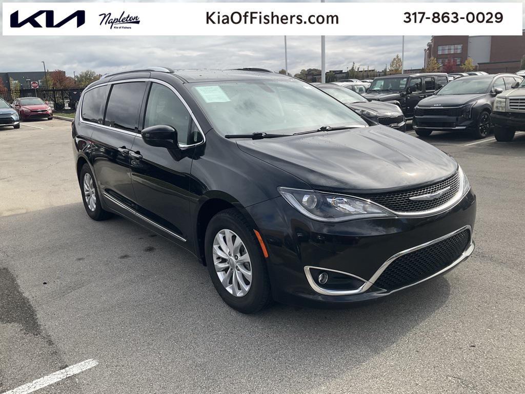 used 2018 Chrysler Pacifica car, priced at $15,490