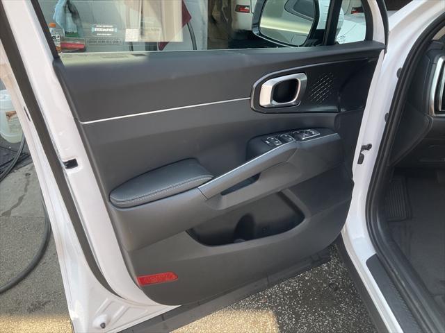 new 2025 Kia Sorento car, priced at $39,971