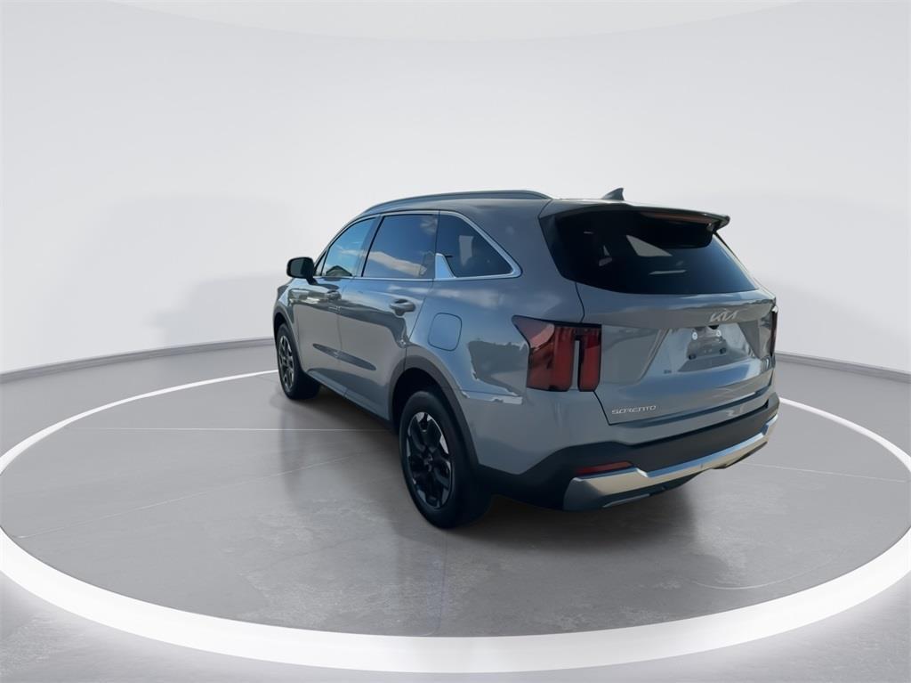 used 2025 Kia Sorento car, priced at $33,810