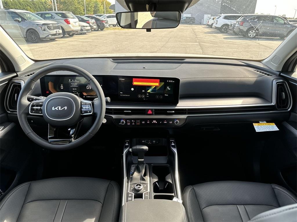 used 2025 Kia Sorento car, priced at $33,810