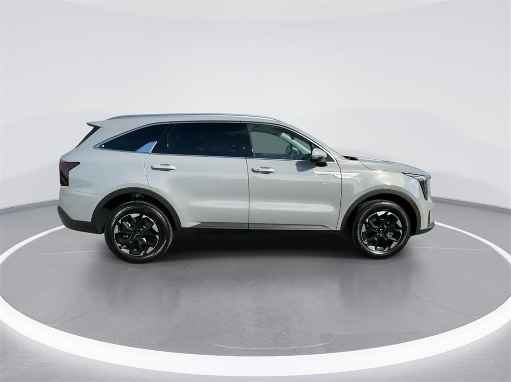 used 2025 Kia Sorento car, priced at $33,810