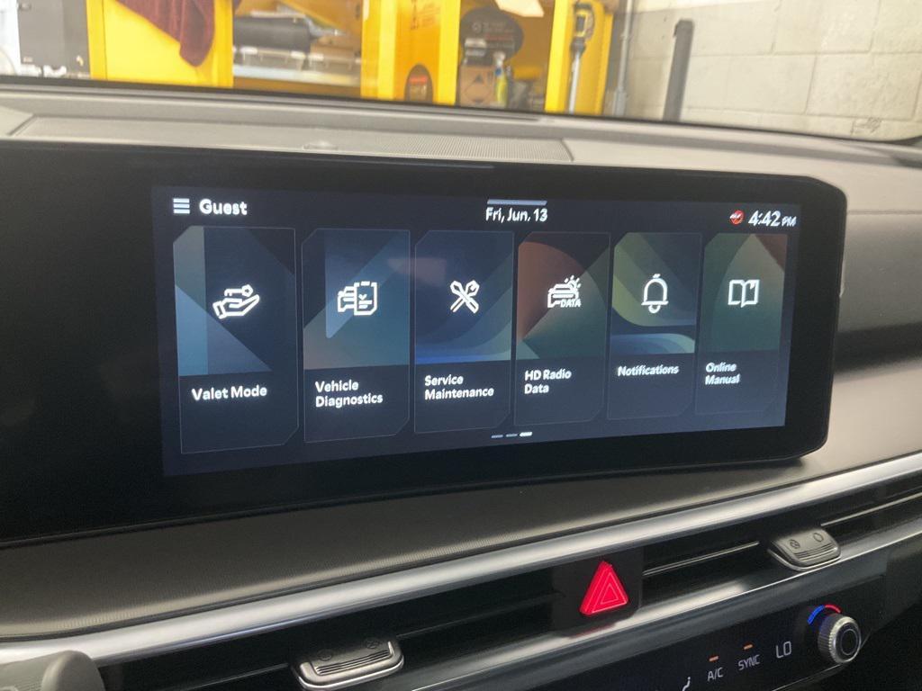 new 2025 Kia Sorento Hybrid car, priced at $46,384