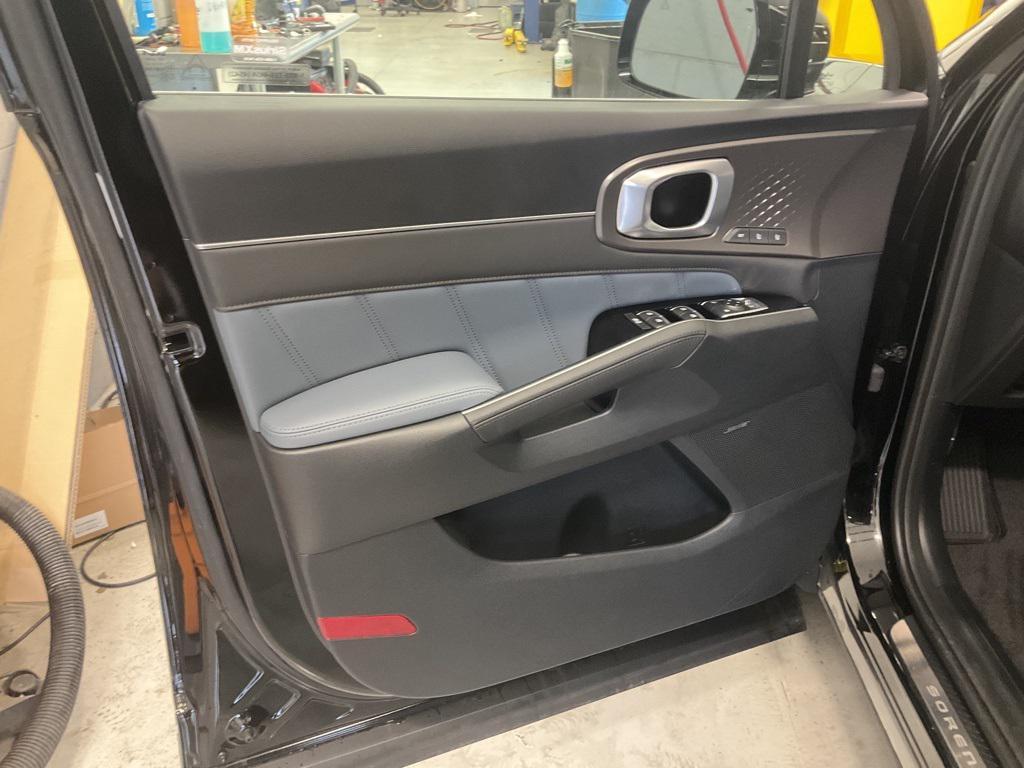 new 2025 Kia Sorento Hybrid car, priced at $46,384