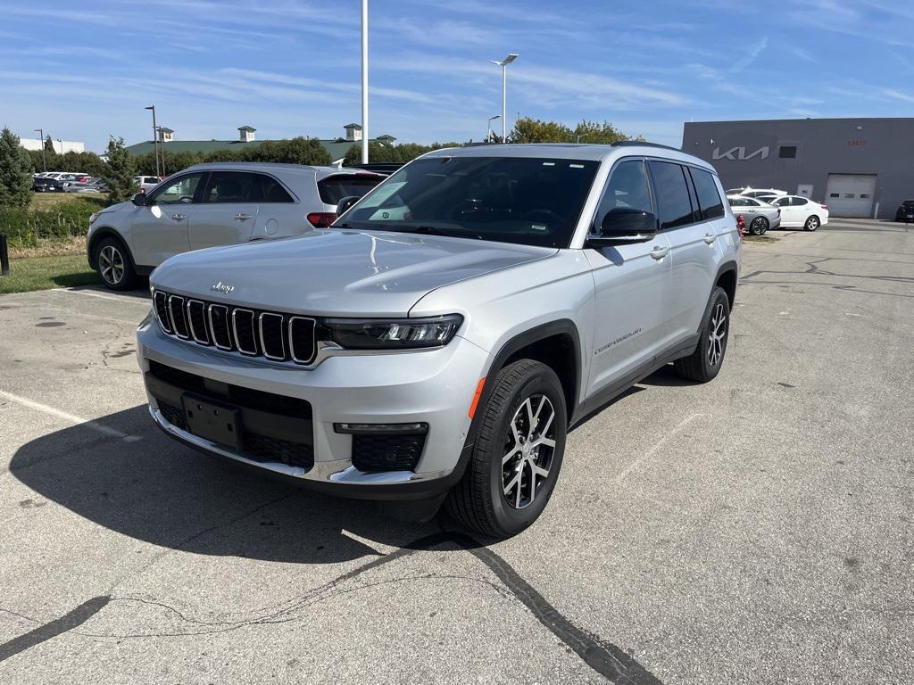 used 2024 Jeep Grand Cherokee L car, priced at $33,998