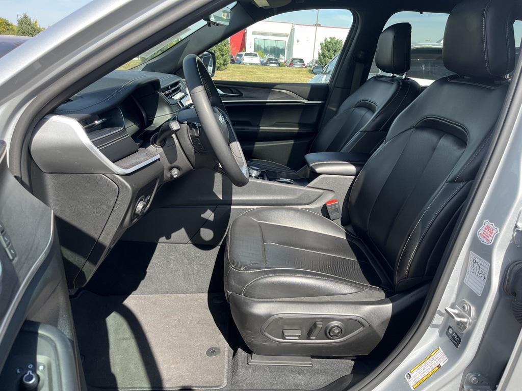 used 2024 Jeep Grand Cherokee L car, priced at $33,998