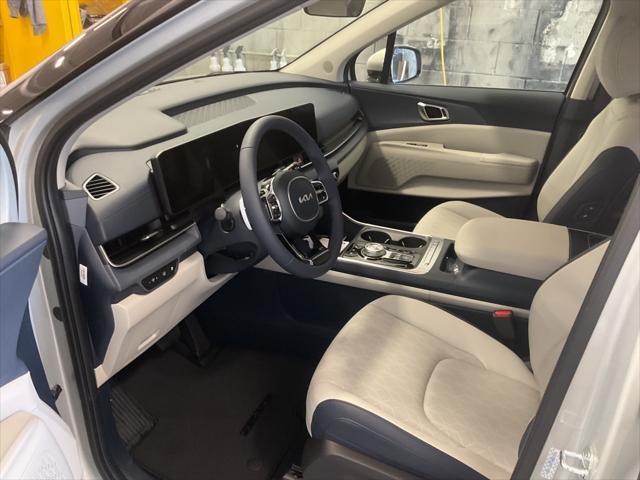 new 2026 Kia Carnival Hybrid car, priced at $45,385