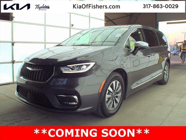 used 2023 Chrysler Pacifica Hybrid car, priced at $28,968