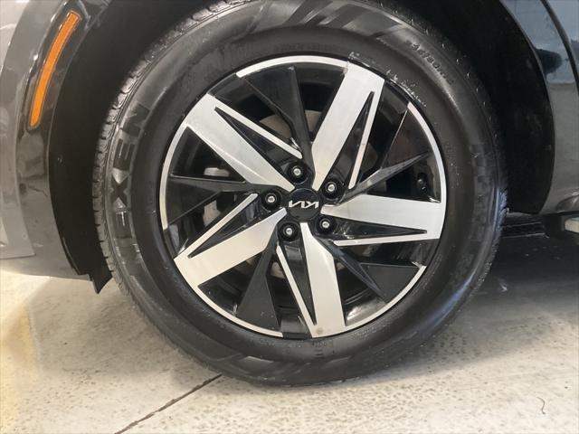 used 2023 Kia Sorento car, priced at $27,470