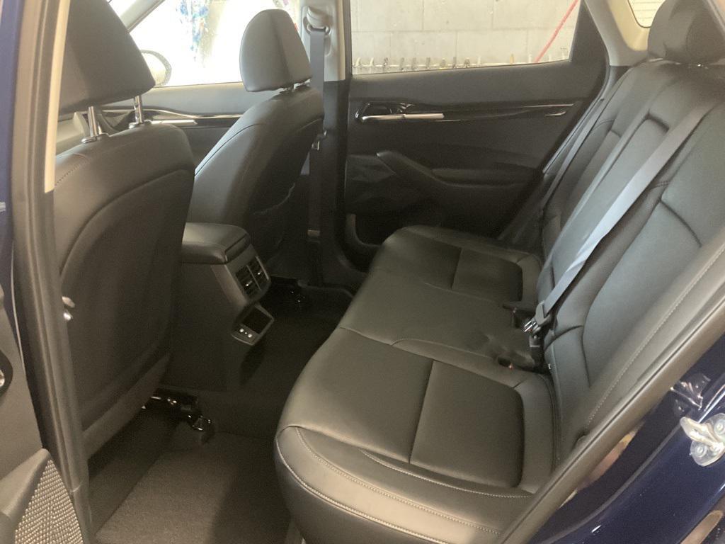 new 2025 Kia Seltos car, priced at $27,412