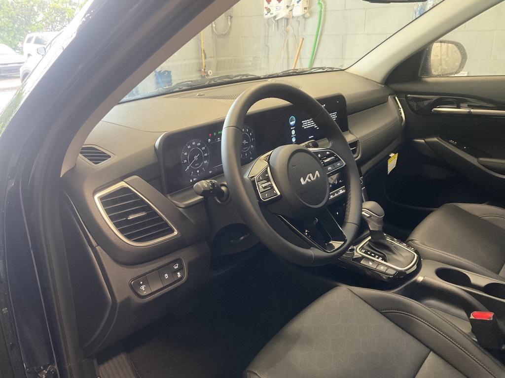 new 2025 Kia Seltos car, priced at $27,412