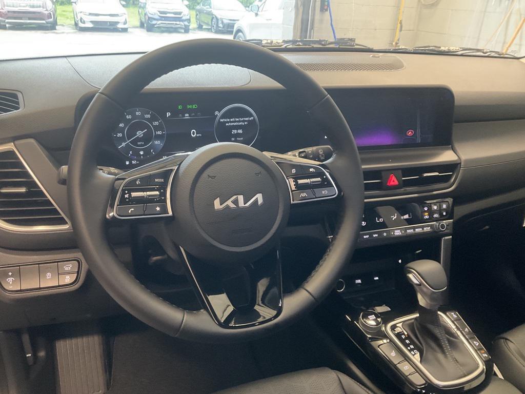 new 2025 Kia Seltos car, priced at $27,412