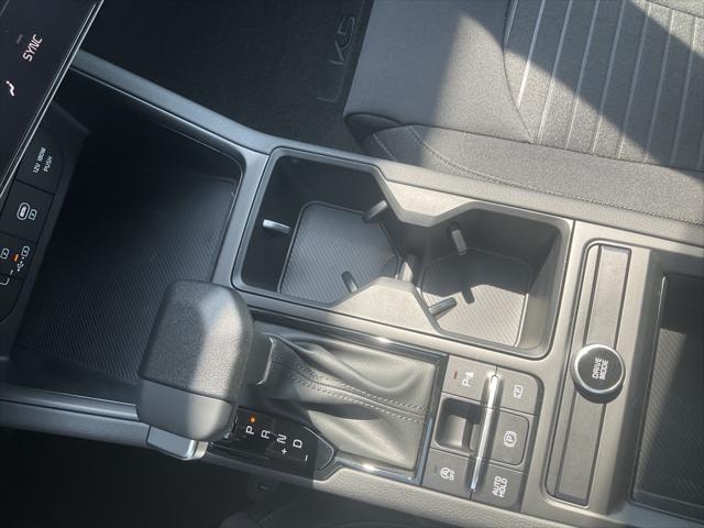 new 2025 Kia K5 car, priced at $27,979