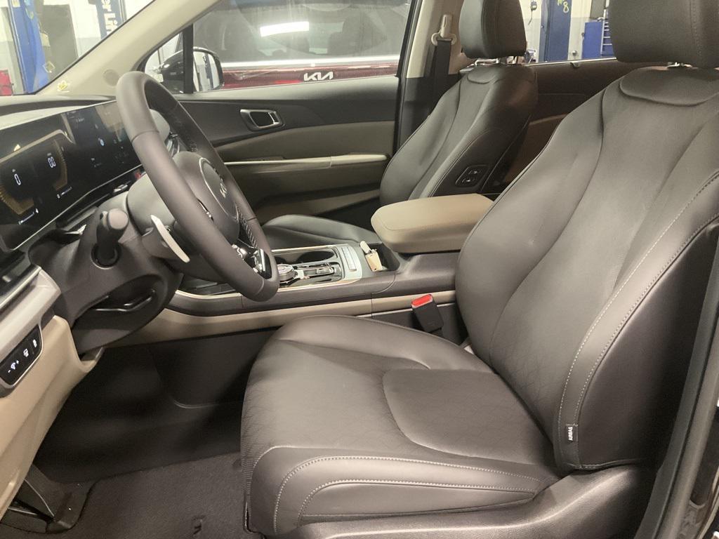 new 2026 Kia Carnival Hybrid car, priced at $43,116
