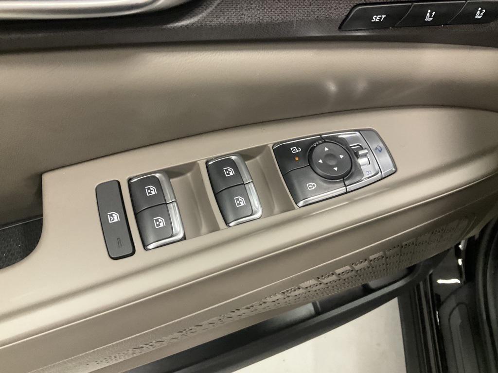 new 2026 Kia Carnival Hybrid car, priced at $43,116