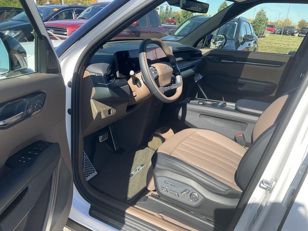 new 2026 Kia EV9 car, priced at $63,269