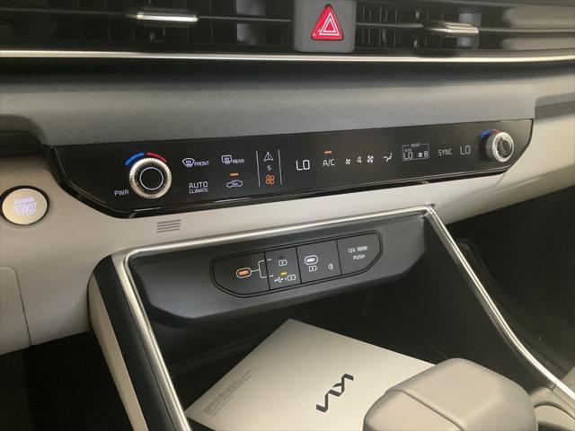 new 2025 Kia Carnival car, priced at $41,685